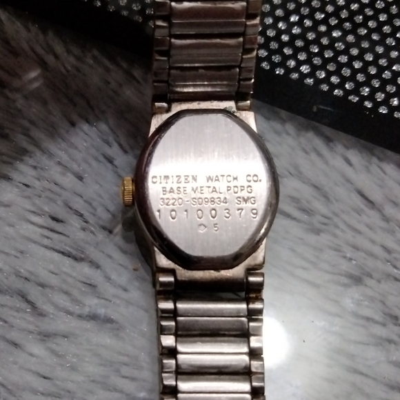 Citizen - Picture 4 of 4